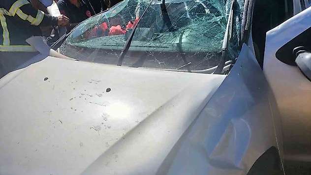 Diyarbakır'da otomobil takla attı: 3 yaralı