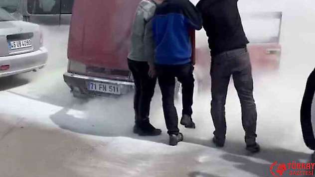 Diyarbakır'da Tofaş otomobil araç muayene istasyonunda alev aldı