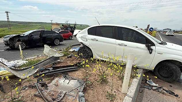 Diyarbakır'da trafik kazası: 3'ü çocuk 5 yaralı