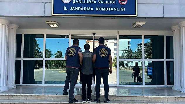 Dolandırıcılık suçundan aranan şahıs yakalandı