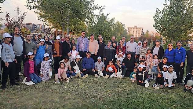 Down Sendromlu çocuklar ve aileleri piknikte buluştu