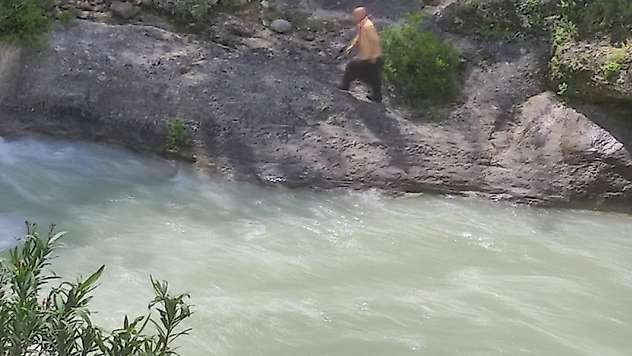 Eğlence Çayı'na giren genç kayboldu, ekipler seferber oldu