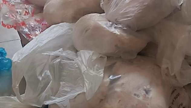 Elazığ'da 345 kilo küflenmiş tavuk ele geçirildi