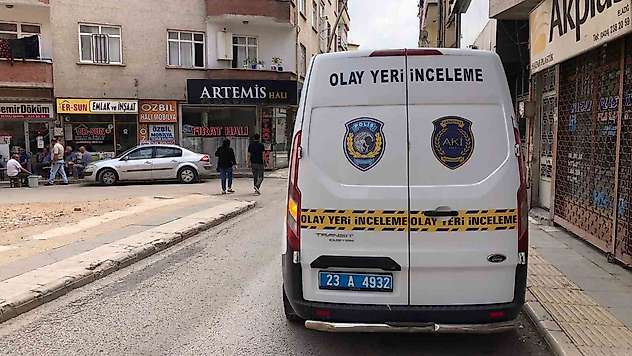 Elazığ'da dördüncü kattan düşen kadın hayatını kaybetti