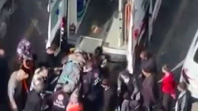 Elazığ'da kamyonun altında kalan vatandaş yaralandı