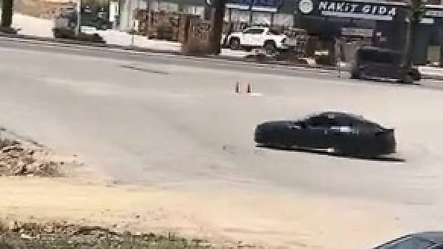 Elazığ'da lüks otomobiliyle drift yapan sürücüye 140 bin lira ceza