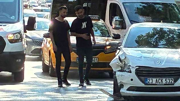 Elazığ'da otomobiller çarpıştı: 2 yaralı