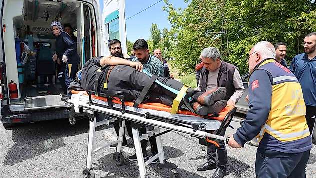 Elazığ'da trafik kazası: 2'si çocuk 5 yaralı