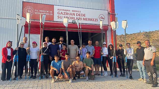 Elüstü, Gazihan Dede Su Sporları Merkezinde sporcularla buluştu