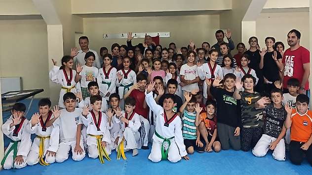 Elüstü Gölbaşı'nda Spor tesislerinde incelemelerde bulundu