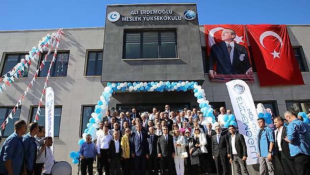 Erdemoğlu ailesinden Adıyaman üniversitesine dört yeni eser