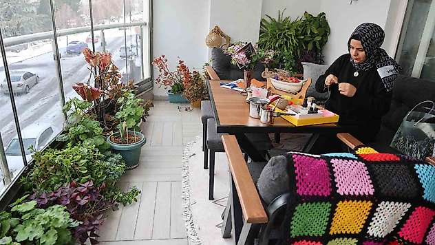 Ev hanımının azmi: 20 belge aldı ve 300 öğrenciye usta oldu