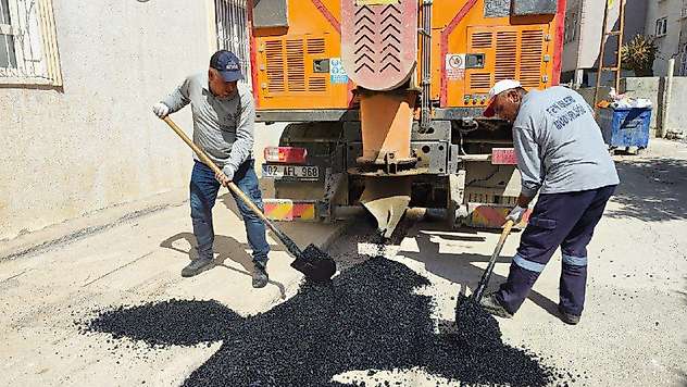 Fatih ve Yeni Sanayi Mahallelerinde asfalt yama çalışmaları devam ediyor