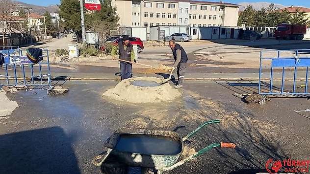 Adıyaman Göblaşı'nda Fen işleri müdürlüğü ekipleri çalışmalarını sürdürüyor
