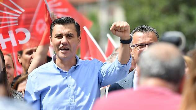 Ferdi Zeyrek vefat etti