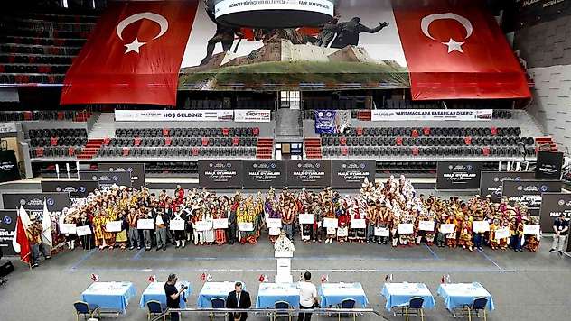 Gaziantep'te 'Türkiye Halk Oyunları Kulüpler Arası Bölge Şampiyonası' düzenlendi