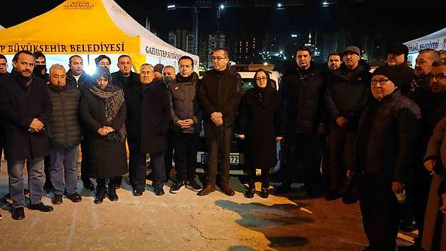 Gaziantep'te deprem şehitleri 3'üncü yılında göz yaşlarıyla anıldı