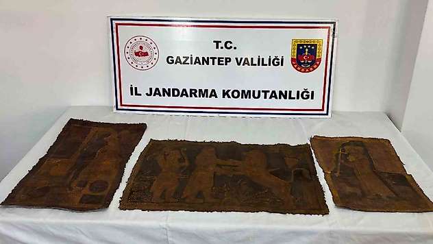Gaziantep'te İbranice altın yazmalı 3 adet tarihi eser tablo ele geçirildi: 3 gözaltı