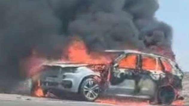 Gaziantep'te yabancı plakalı lüks otomobil alev topuna döndü