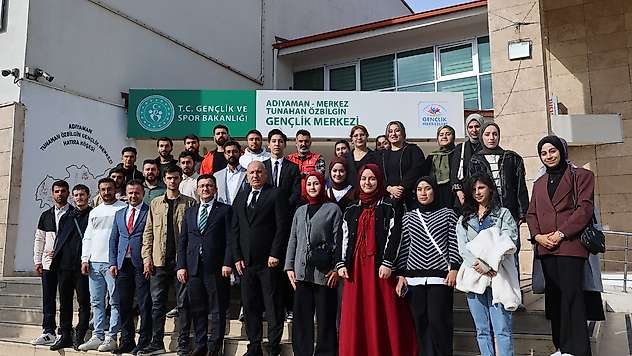 Genel Müdür Yardımcısı Özdemir, öğrencilerle bir araya geldi
