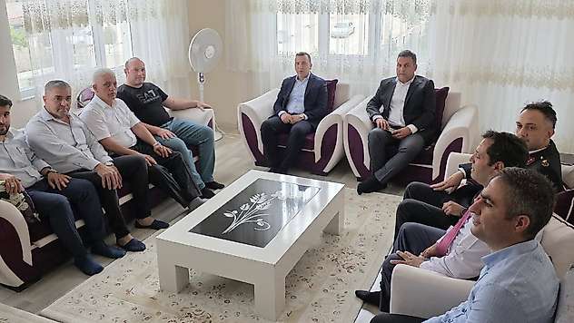 Gölbaşı ilçe protokolünden 15 Temmuz Gazisi Doğuhan Fırat'a ziyaret