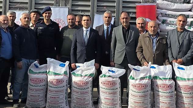 Gölbaşı'nda çiftçilere hibe nohut dağıtımı yapıldı