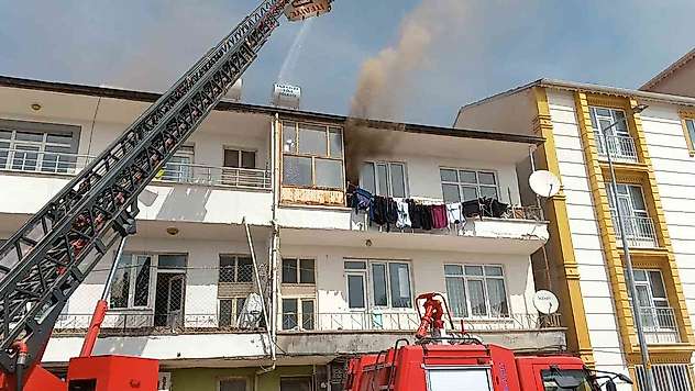 Gölbaşı'nda ev yangını korkuttu