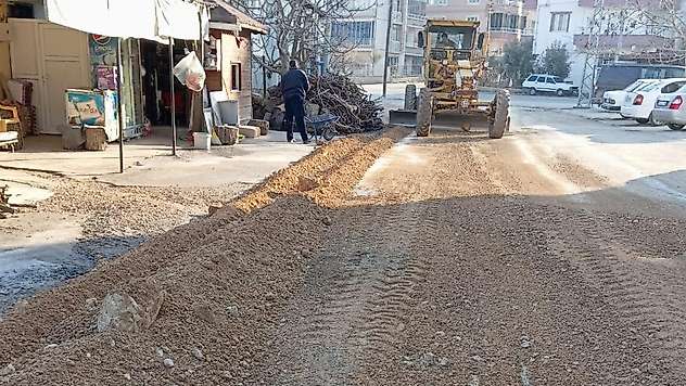 Gölbaşı'nda yol yapım çalışmaları devam ediyor