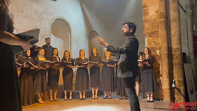 Harran Üniversitesi Öğrencilerinden oluşan Vox Humanis Korosu'ndan unutulmaz konser