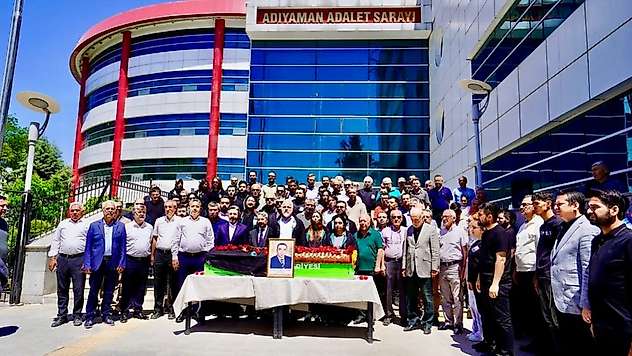 Hayatını kaybeden eski baro başkanı için adliyede cenaze töreni düzenlendi