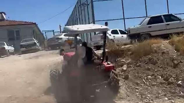 Hayvan otlatma kavgasında can pazarı: Tartıştığı kişilerin üzerine traktör sürdü