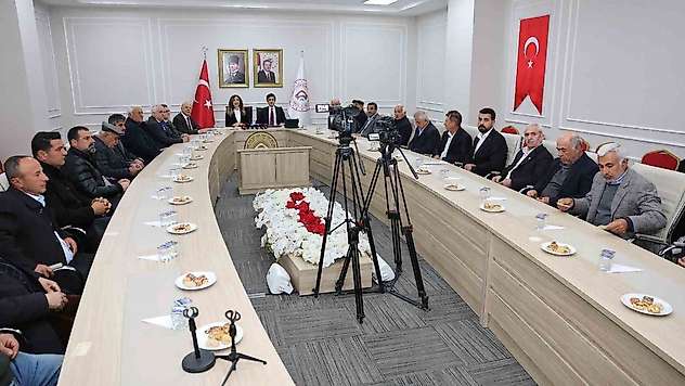 İçişleri Bakan Müşaviri Esma Ersin, alevi kanaat önderleriyle bir araya geldi