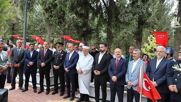 İl Protokolünden Şehitliğe ziyaret