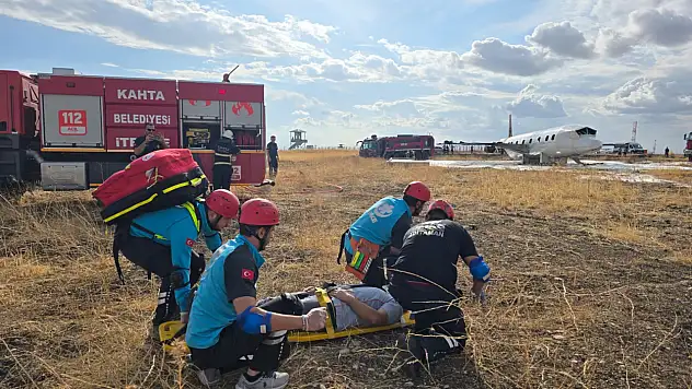 İl Sağlık Müdürlüğünden Uçak kazası tatbikatına destek
