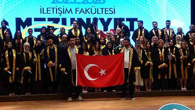 İnönü Üniversitesi İletişim Fakültesi'nde mezuniyet heyecanı