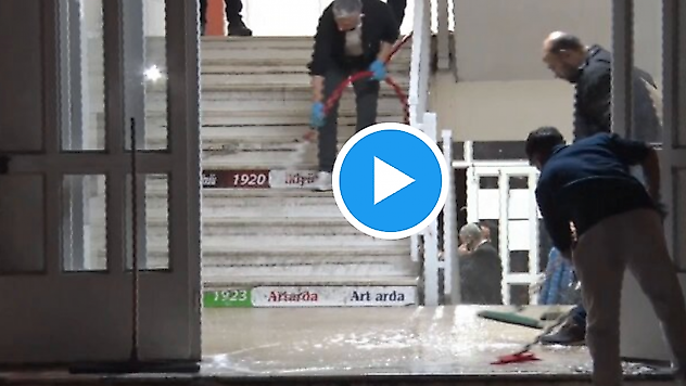 Kahramanmaraş'taki Okulda Temizlik Başladı: Kameralara Yansıdı