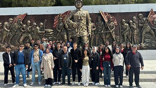 Kahta Belediyesi'nden öğrencilere gezi programı