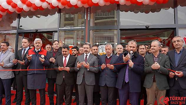 Kahta Belediyesi Ramazan çarşısı dualarla hizmete açıldı