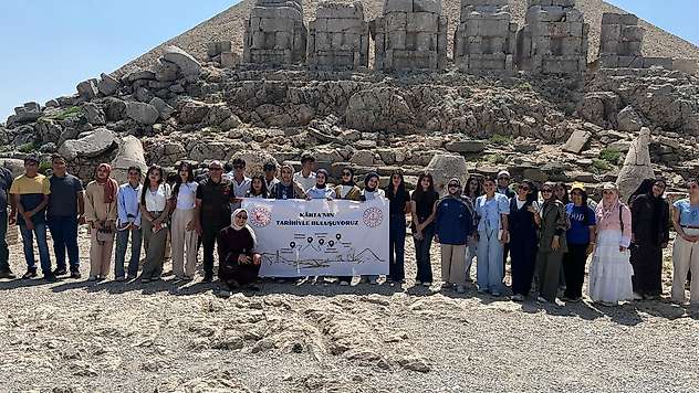 Kahta'da öğrenciler ilçenin tarihi ören yerlerini ziyaret ediyor