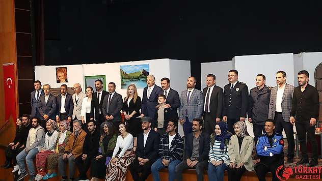 Kahta'da 'Son Çırpınış' adlı tiyatro oyunu sahnelendi
