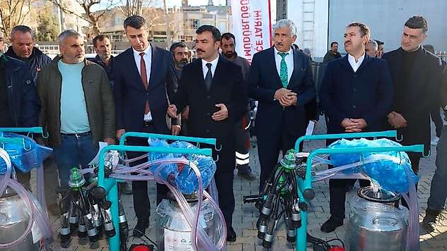Kahta'da üreticilere yüzde 70 hibeli tarım makineleri dağıtıldı