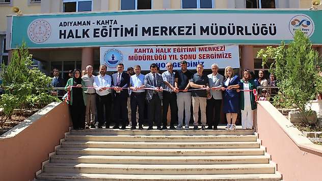 Kahta Halk Eğitim Merkezi'nde yılsonu sergisi açıldı