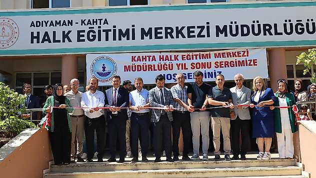 Kahta İlçe Halk Eğitim Merkezi kursiyerlerinden yıl sonu sergisi