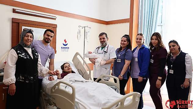 Kanseri yendi, sağlıklı bir bebek dünyaya getirdi