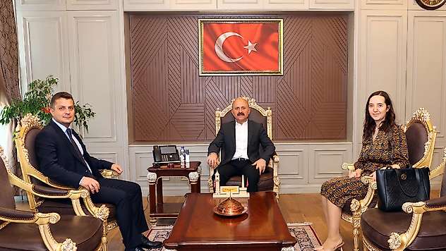 Karahan'dan Vali Varol'a veda ziyareti