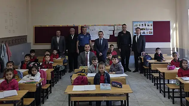 Kaymakam Algın'dan Şehit Özer Salik İlkokuluna ziyaret