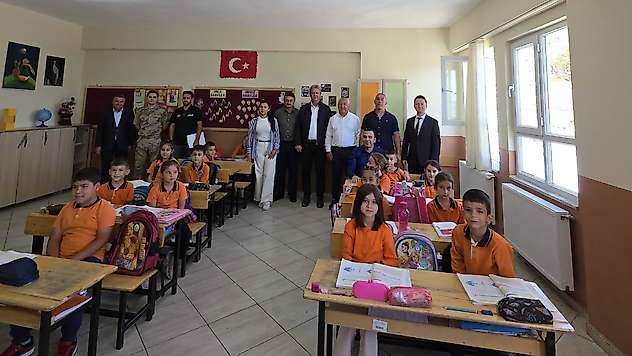 Kaymakam Algın'dan Yeşilova Köyü İlkokulu'na ziyaret