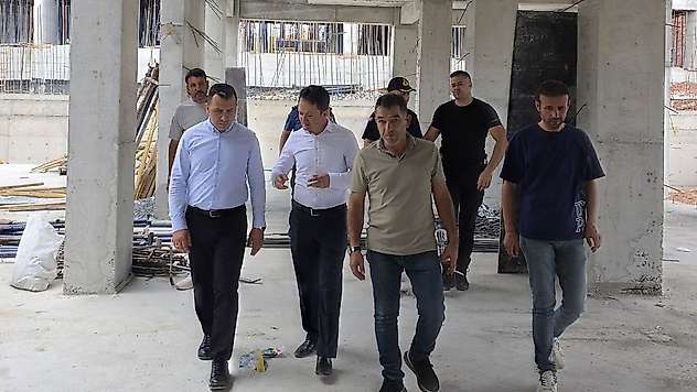 Kaymakam Algın okul inşaatlarında incelemelerde bulundu