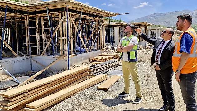 Kaymakam Altınöz afet konutlarında incelemelerde bulundu