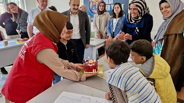 Kaymakam Altınöz özel gereksinimli çocuklarla bir araya geldi